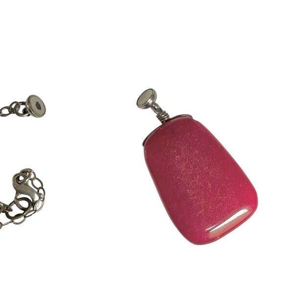 Sterling silver red dyed quartz pendant necklace with magnetic bail - Picture 6 of 8